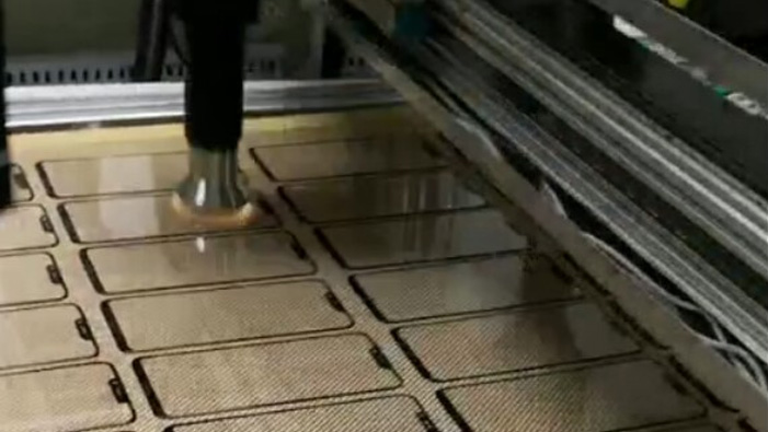 手機蓋板玻璃清洗提高后續鍍膜附著(zhù)力